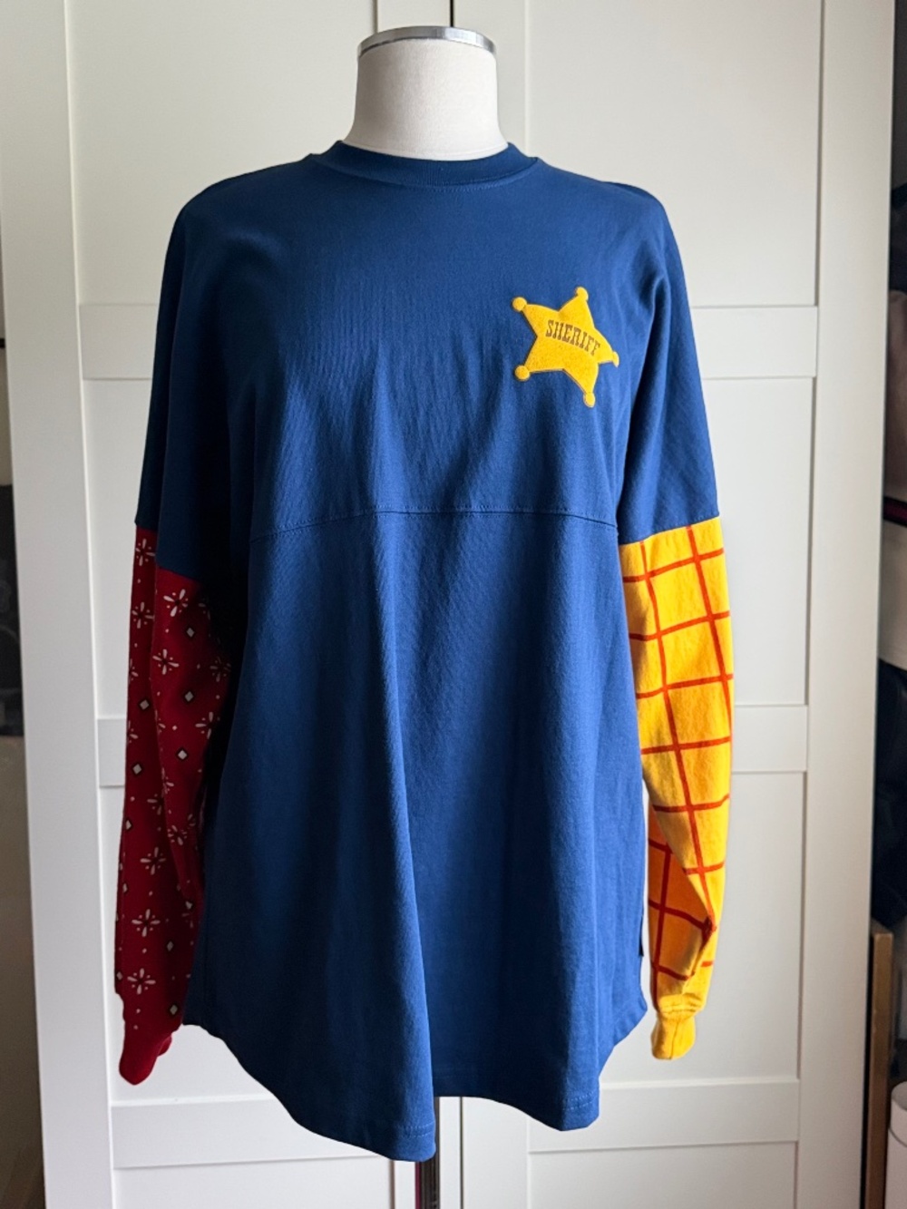 Disney Spirit Jersey Howdy Partner Sz M
